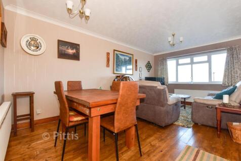 Lounge/ Dining Room