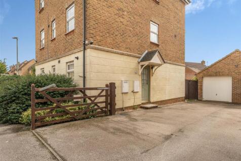 49 Ashmead Road, Banbury-5.jpg