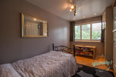 Ground floor versatile bedroom office