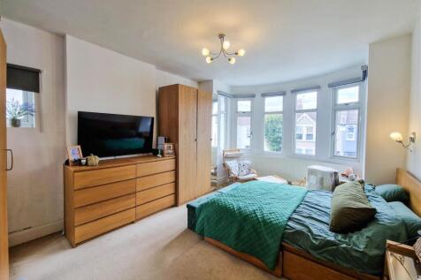 Grand Principal Bedroom