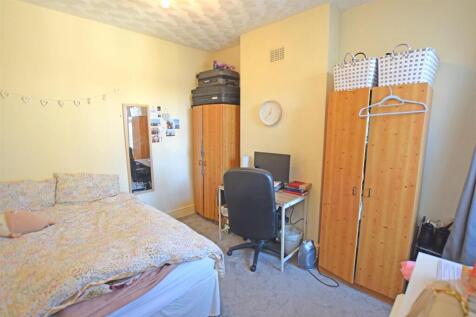 F/F Flat Middle Bedroom No.1