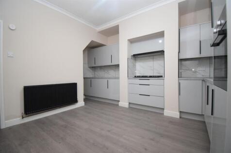 Plumpton Road, Wakefield photo 4
