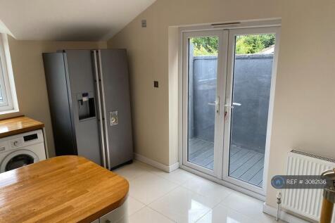 Kings Road, Haywards Heath, RH16 photo 3