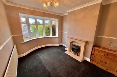 Farfield Grove, Bradford, West Yorkshire, BD6 photo 3