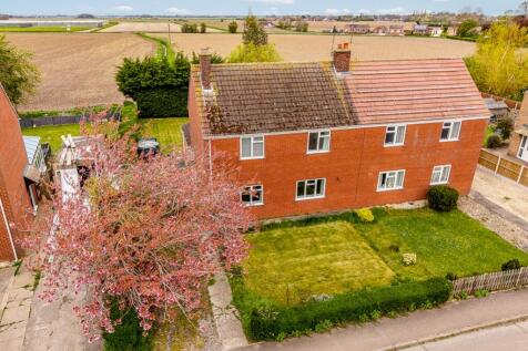 8 Bede Crescent (Benington)-2