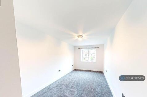 Gladwell Court, Slough, SL1 photo 5