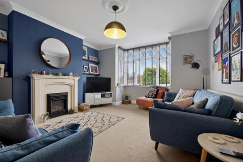 Living Room (2)