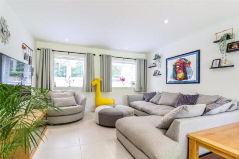 Kitchen/ Living Area