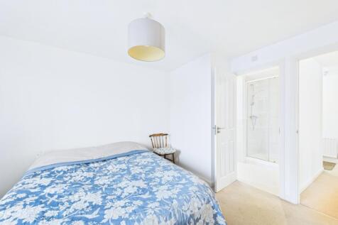 CAM01338G0-PR0156-STILL002