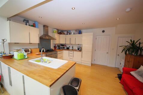 kitchen 2.jpg