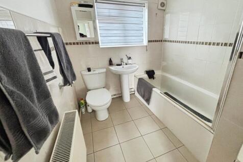 99c56833bathroom