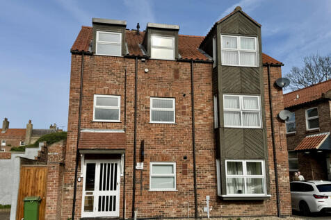 Two bedroom apartment - For sale by auction