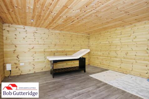 DETACHED GARDEN ROOM