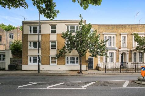 2-bed flat on Old Ford Road, London, E2, £2,200/mo