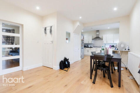 St Johns Road, SUTTON photo 4
