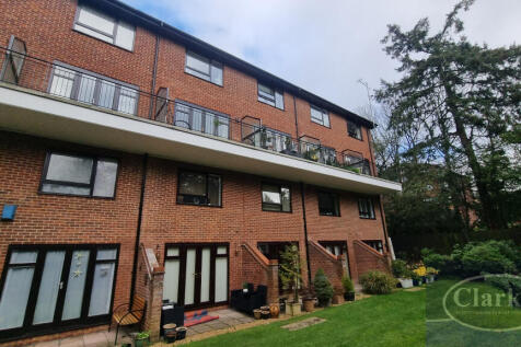 Poole, BH13 - property photo