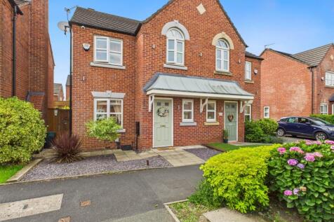 CAM03729G0-PR0099-STILL032