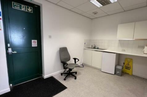 Office to rent Image 3