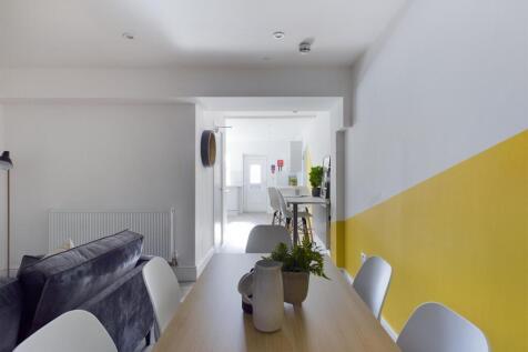 Bright, modern open-plan living and dining area...