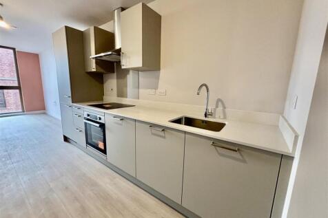 Kitchen pic 2.jpeg
