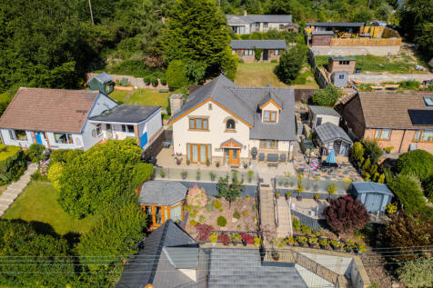 Immaculate and individually designed four bedroom