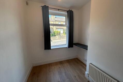 Halifax Road, Brighouse, West Yorkshire, HD6 photo 4