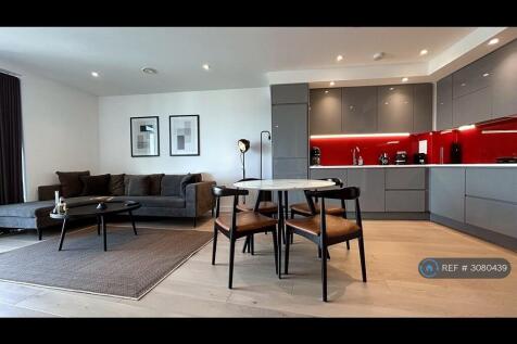 2-bed flat on Liberty House, Egham, TW20, £1,650/mo