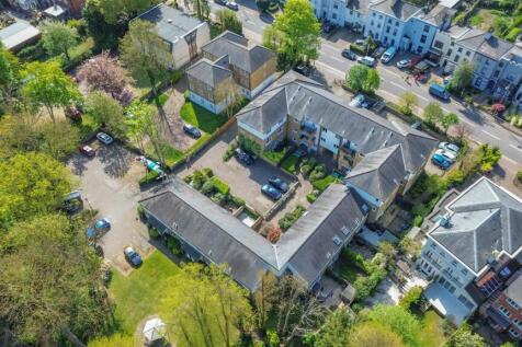 Hertford, SG14 - property photo