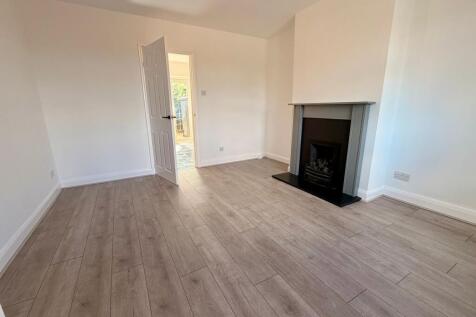 Greenfield Road, Farnham, GU9 photo 3