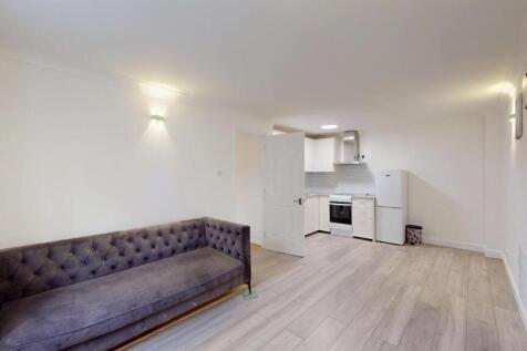 Property to rent in Beckton - Barrain London