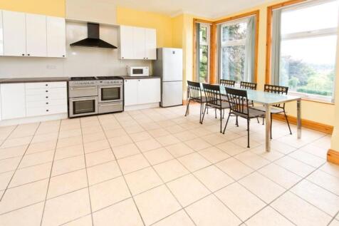 Open Plan Kitchen/Living Area