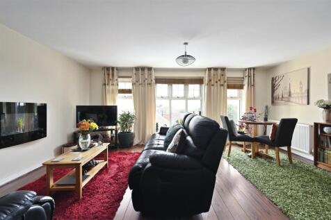 10 Helensburgh Court  (8).jpg