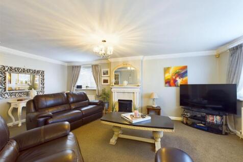 Reception Room &amp; Dining Area