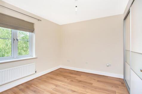 hurley-close-banstead-103.jpg