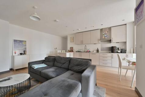 Watford, WD24 - property photo