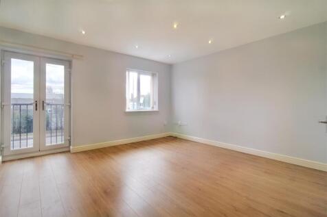2 Living Room.jpg