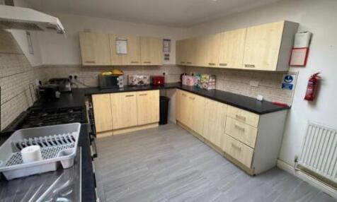 6 Bed House Share photo 3