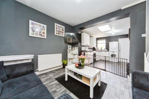 Lounge / Kitchen