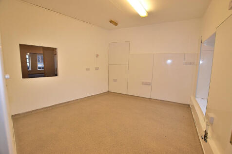 Commercial Property to rent Image 5
