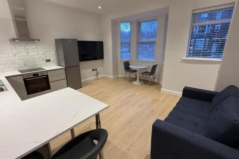 LOUNGE 1.jpg