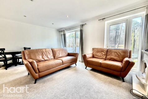 CROOKHAM CLOSE, HARBORNE photo 3