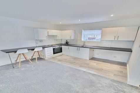 3 Hunsworth Lane, Cleckheaton, Kirklees photo 2