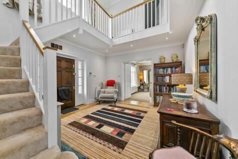 14 Roedean Cresce...