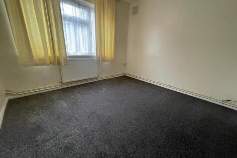 Chelmsford Avenue, Romford, Havering photo 5