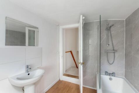 3 Claude Avenue BA2 1AE-17.jpg