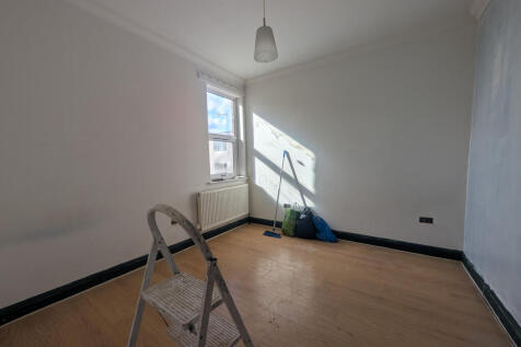 Prout Grove, London, London, NW10 photo 4