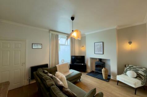 Reception Room / Dining Room 1