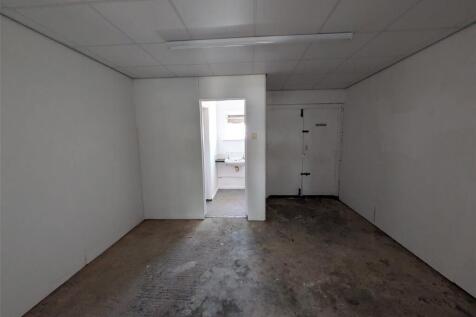 Retail Property (high street) to rent Image 6