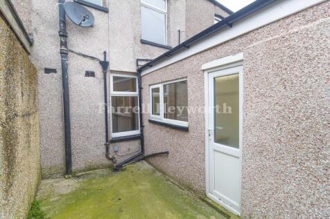 Rear Yard 2