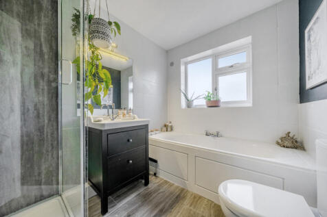 -693004587b256-l-1384861-5-692f1547231f4